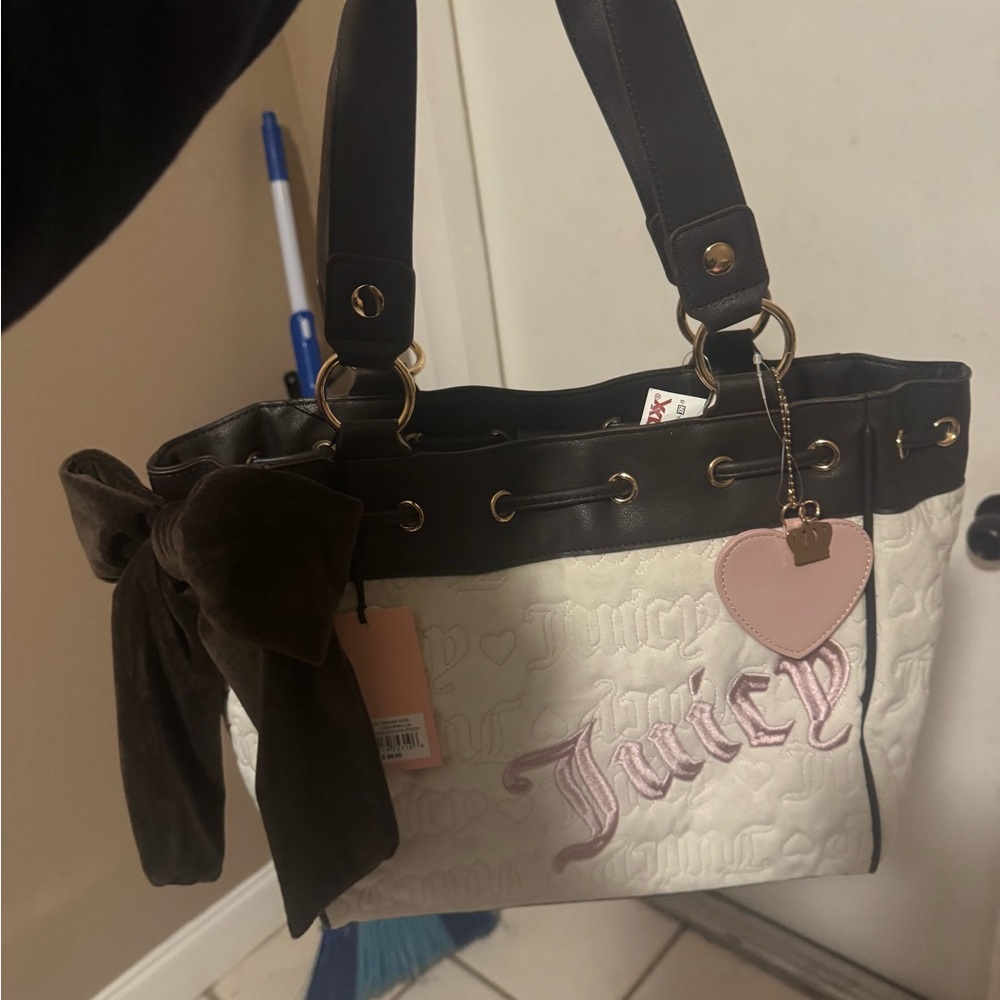 Juicy Couture White Quilted Tote with Pink Logo and Brown Trim daydreamer bag